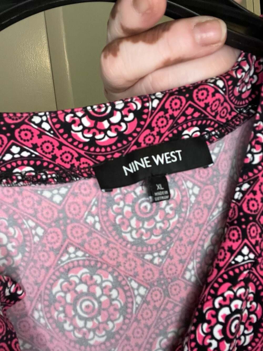 Nine West Sleeveless Pink Medallion Print V-Neck Shift Dress